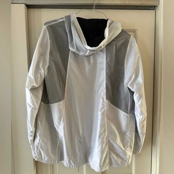 Under Armour Lightweight Ladies Jacket - Picture 7 of 9